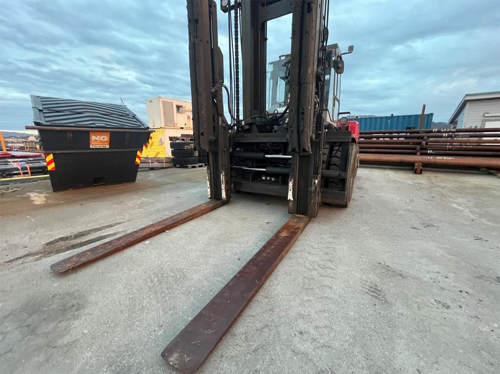 Kalmar DCE 120-12 - Дизел вилушкар: слика 2 Kalmar DCE 120-12 - Дизел вилушкар: слика 2