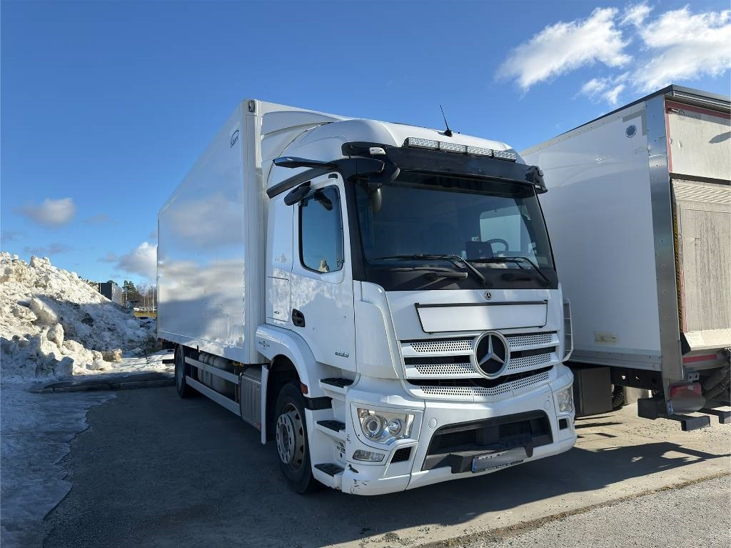 Mercedes-Benz Actros 1833 - Камион сандучар: слика 1 Mercedes-Benz Actros 1833 - Камион сандучар: слика 1