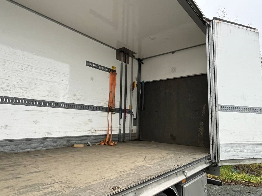 Камион сандучар Mercedes-Benz Actros 2546 6x2: слика 11 Камион сандучар Mercedes-Benz Actros 2546 6x2: слика 11