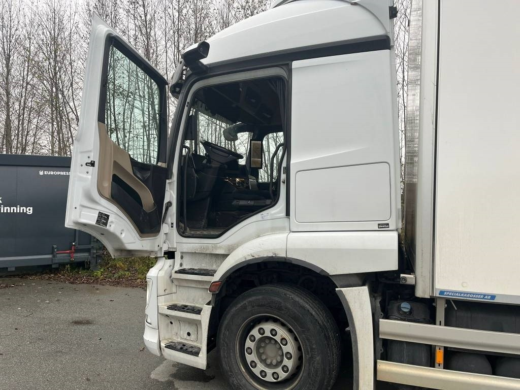Камион сандучар Mercedes-Benz Actros 2546 6x2: слика 9 Камион сандучар Mercedes-Benz Actros 2546 6x2: слика 9