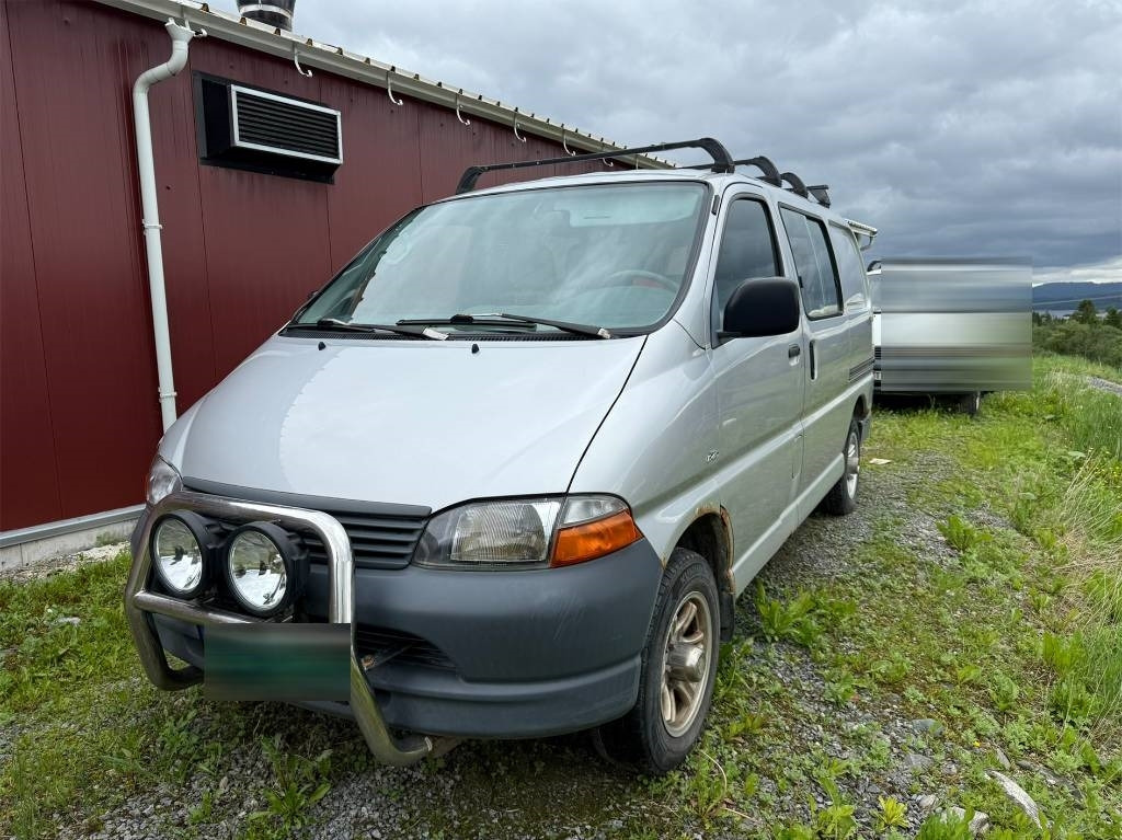 Toyota Hiace 4x4 - Мало комбе: слика 4 Toyota Hiace 4x4 - Мало комбе: слика 4