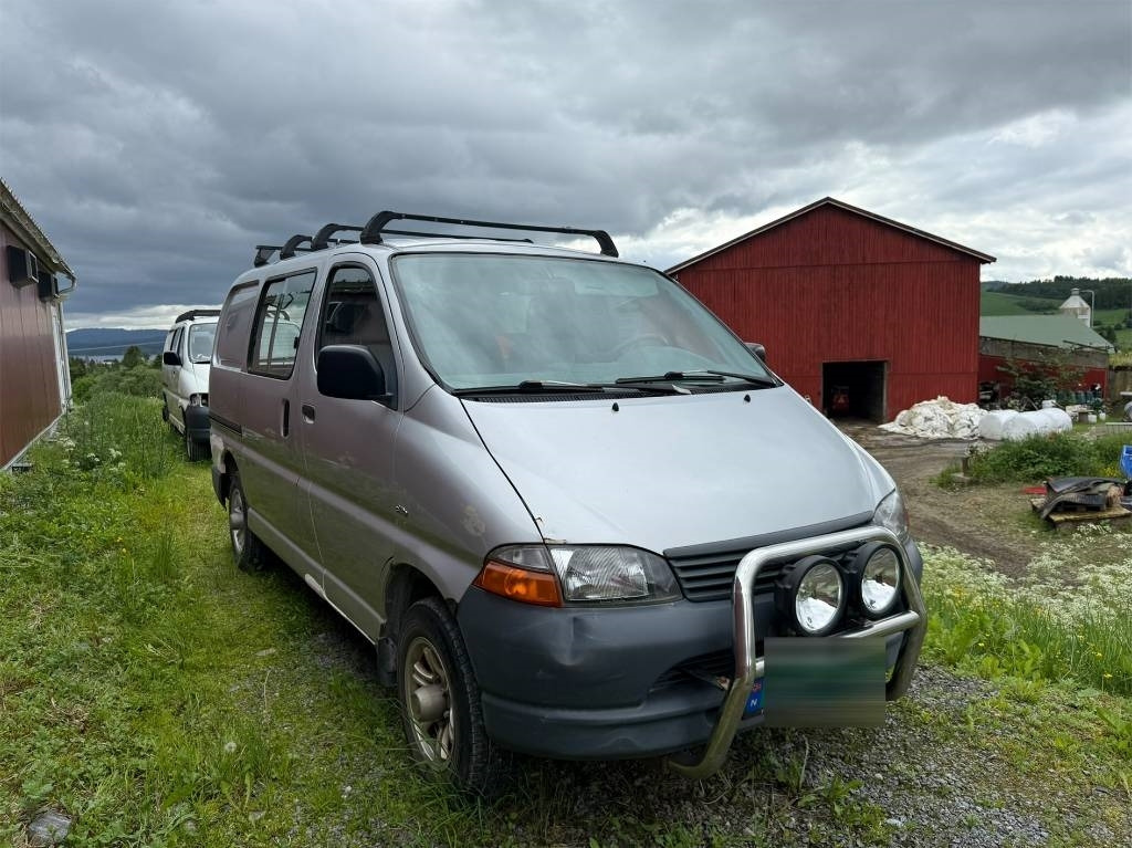 Toyota Hiace 4x4 - Мало комбе: слика 1 Toyota Hiace 4x4 - Мало комбе: слика 1