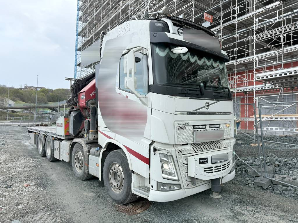 Volvo FH 550 8x4 HMF 95 t/m jibb - Камион со кран: слика 1 Volvo FH 550 8x4 HMF 95 t/m jibb - Камион со кран: слика 1