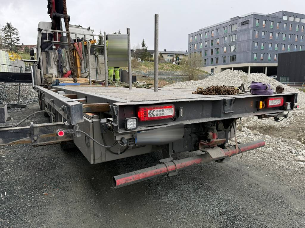 Volvo FH 550 8x4 HMF 95 t/m jibb - Камион со кран: слика 4 Volvo FH 550 8x4 HMF 95 t/m jibb - Камион со кран: слика 4