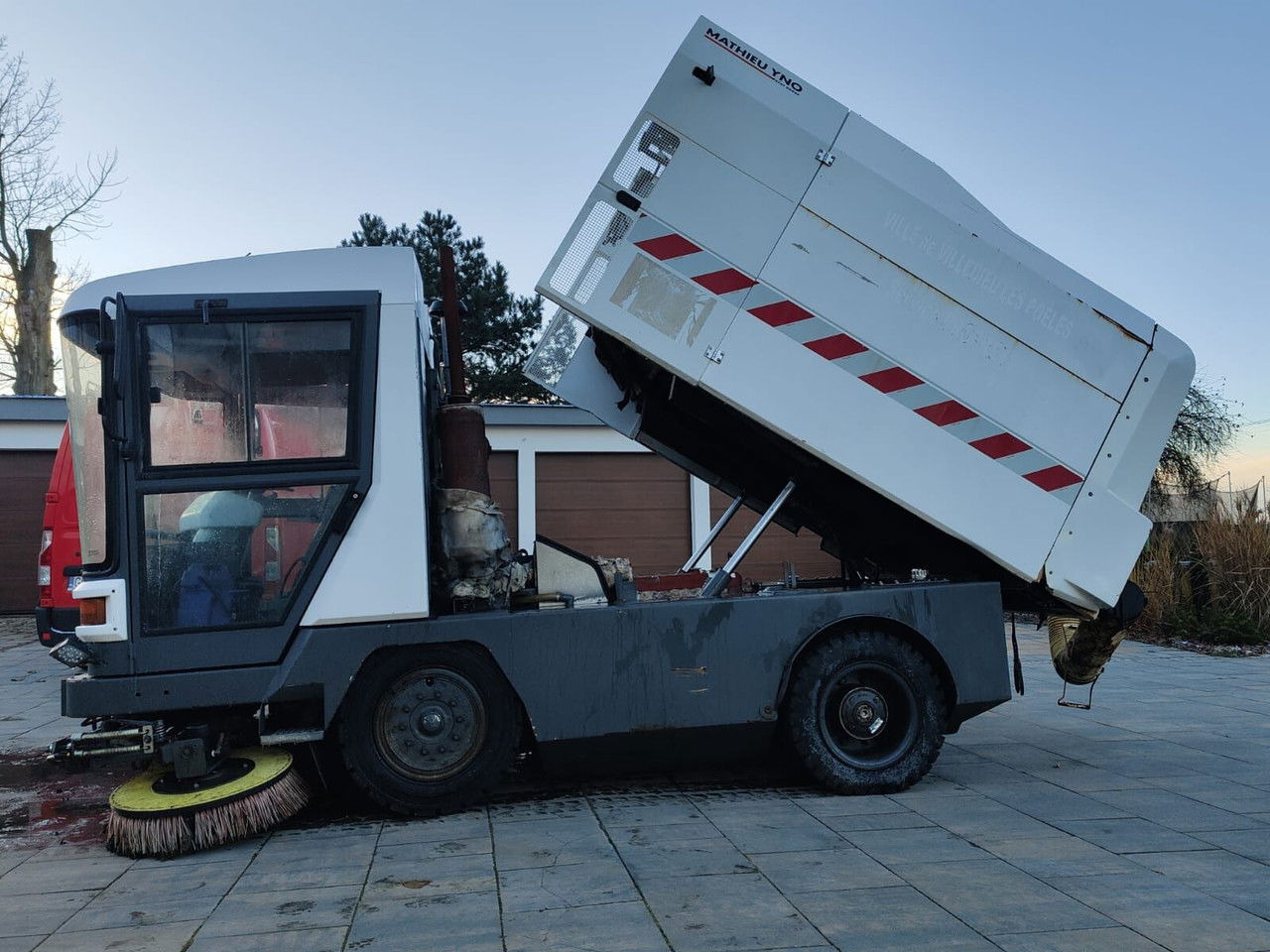 Diversen Yno Ravo 5002 530 C 540 NA CZĘŚCI Mathieu Yno Ravo 5002 530 C 540 NA CZ - Возило за метење: слика 2 Diversen Yno Ravo 5002 530 C 540 NA CZĘŚCI Mathieu Yno Ravo 5002 530 C 540 NA CZ - Возило за метење: слика 2