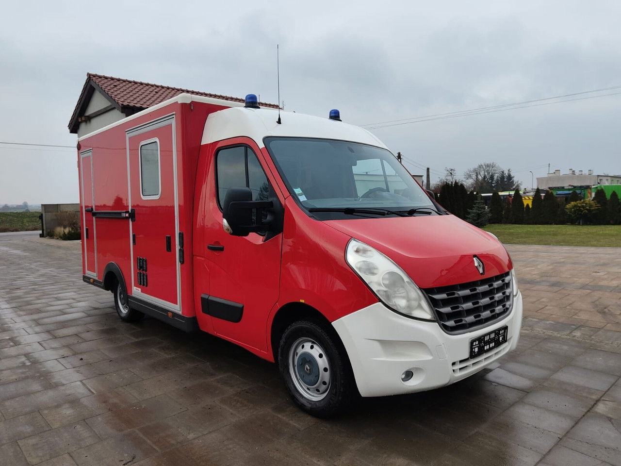 Renault Master Karetka Ambulans pogotowie kontenerowe Kamper - Амбулантно возило: слика 1 Renault Master Karetka Ambulans pogotowie kontenerowe Kamper - Амбулантно возило: слика 1
