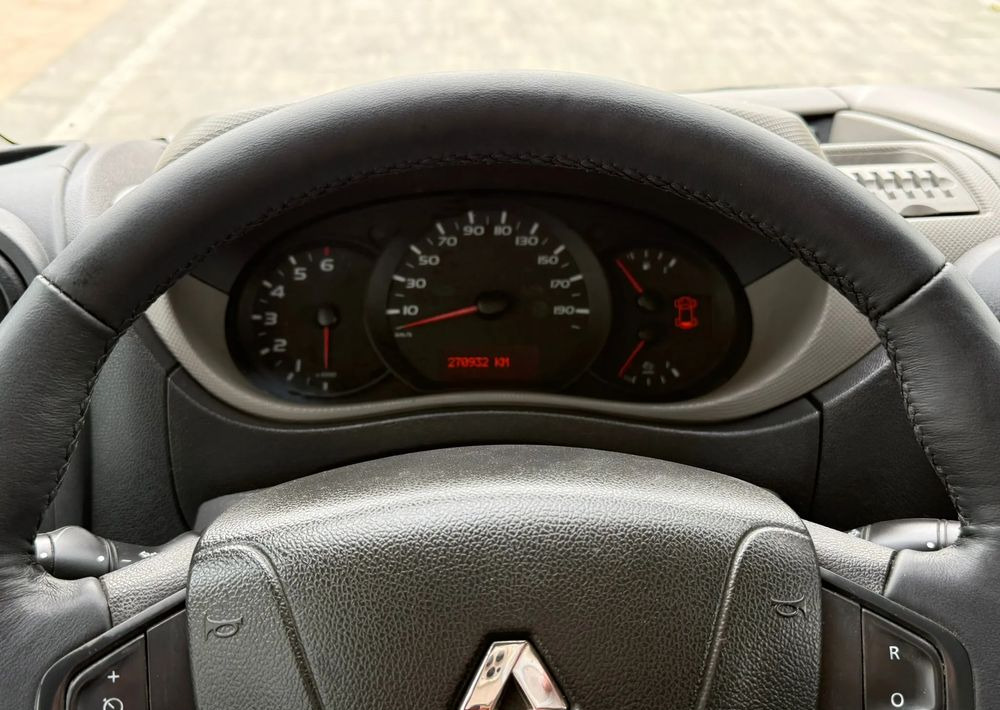 Комби со двојна кабина Renault Master: слика 11