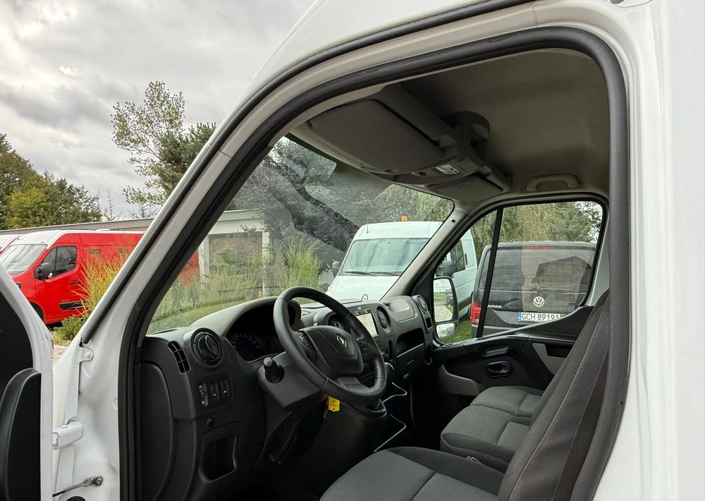 Комби со двојна кабина Renault Master: слика 8