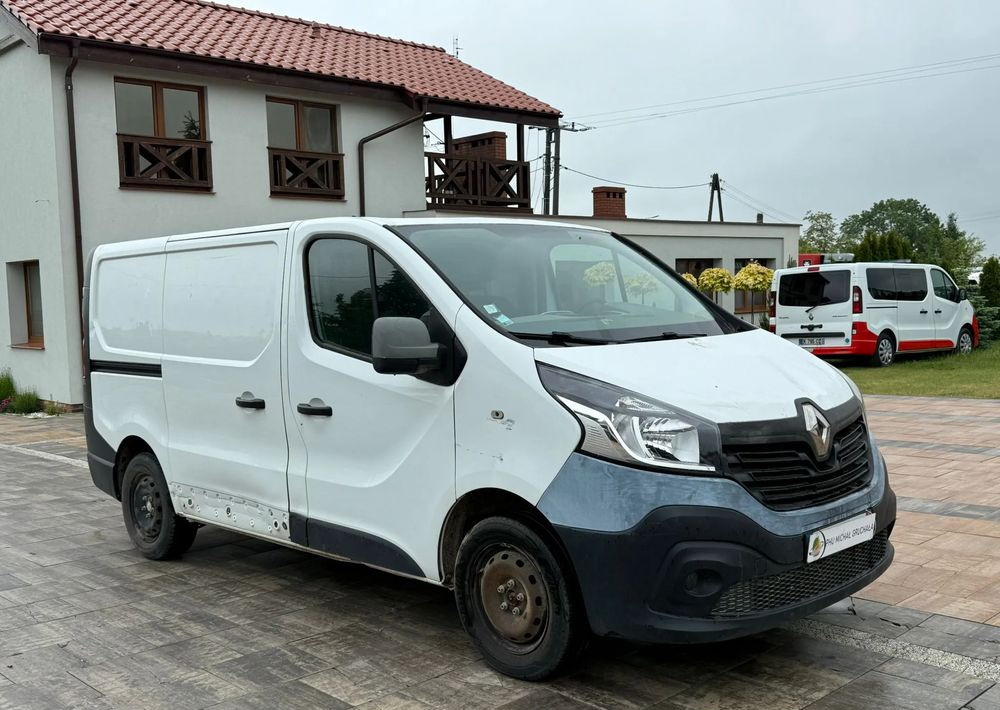 Renault Trafic - Мало комбе: слика 1 Renault Trafic - Мало комбе: слика 1