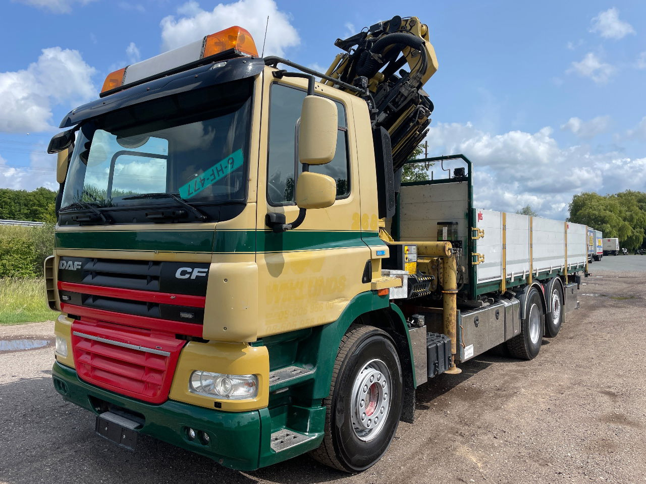 DAF CF 85.360 CF with Palfinger PK26002 with jib crane - Камион со кран: слика 2 DAF CF 85.360 CF with Palfinger PK26002 with jib crane - Камион со кран: слика 2