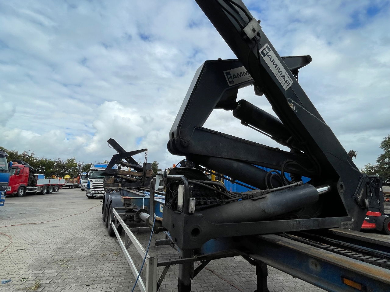 Hammar 151 HS side loader - Транспортер на контејнер/ Полуприколка со променливо тело: слика 5 Hammar 151 HS side loader - Транспортер на контејнер/ Полуприколка со променливо тело: слика 5