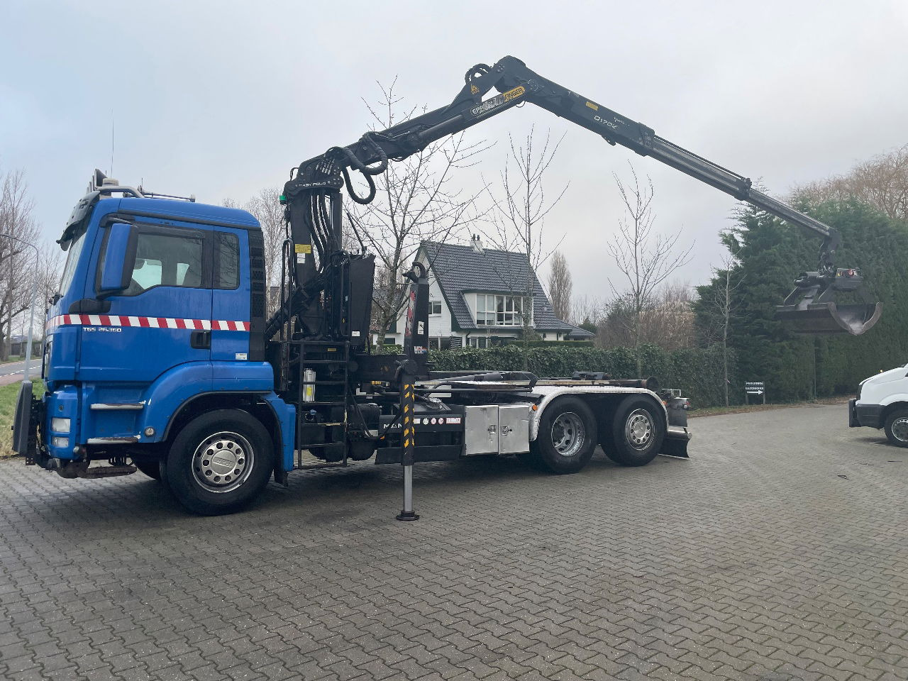MAN TGS 26.360 with palfinger Z crane, remote controled crane - Транспортер на контејнер/ Камион со променливо тело, Камион со кран: слика 2 MAN TGS 26.360 with palfinger Z crane, remote controled crane - Транспортер на контејнер/ Камион со променливо тело, Камион со кран: слика 2
