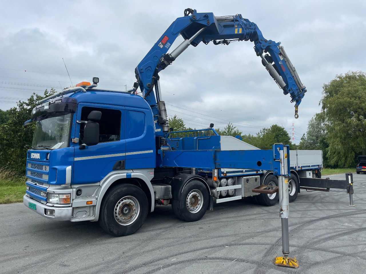 Scania P124-400 124 with hiab 550 crane with jib, excellent condition - Камион со кран: слика 1 Scania P124-400 124 with hiab 550 crane with jib, excellent condition - Камион со кран: слика 1