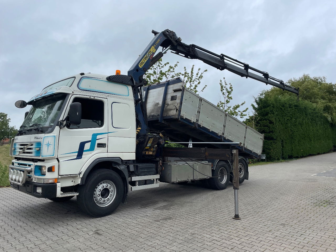 Volvo FM 7 310hp with Palfinger PK21000 with remote and tipper - Кипер, Камион со кран: слика 1 Volvo FM 7 310hp with Palfinger PK21000 with remote and tipper - Кипер, Камион со кран: слика 1