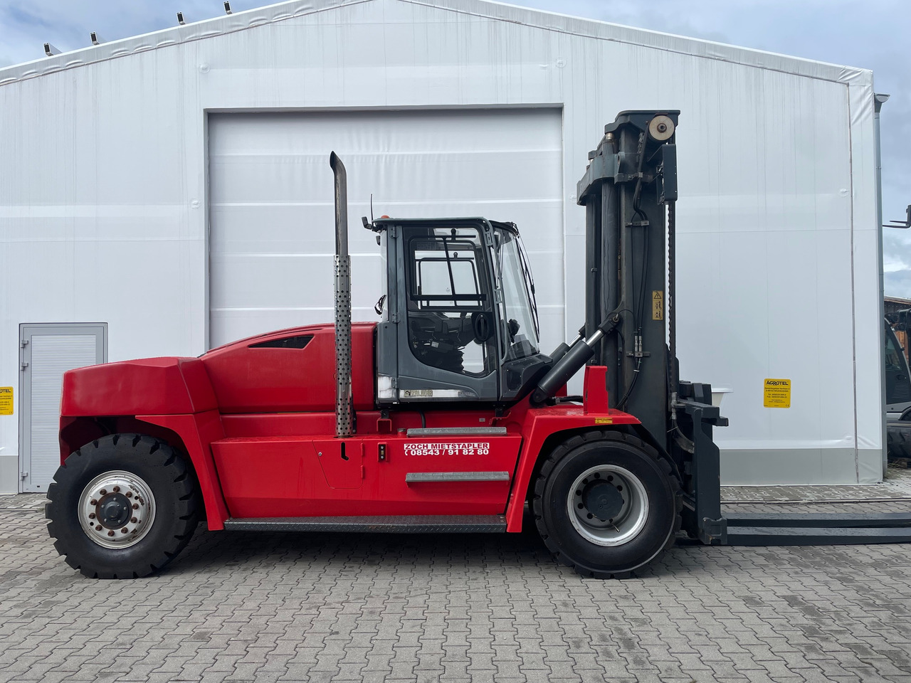Kalmar DCG160-12 - Ракувач со контејнери: слика 2 Kalmar DCG160-12 - Ракувач со контејнери: слика 2