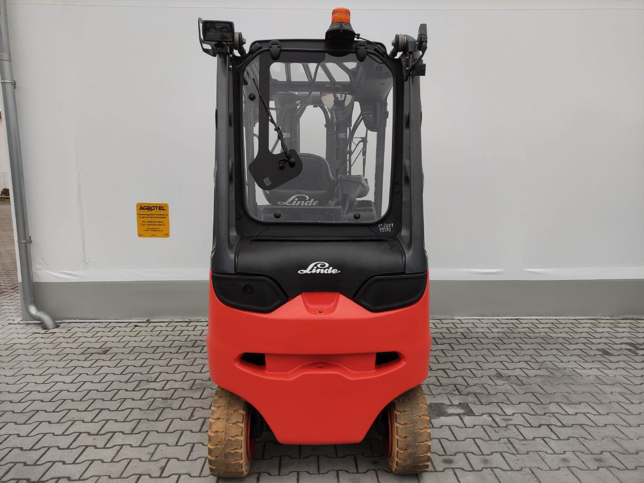 Linde E30HL-01/600-387 (M) - Електричен вилушкар: слика 4 Linde E30HL-01/600-387 (M) - Електричен вилушкар: слика 4
