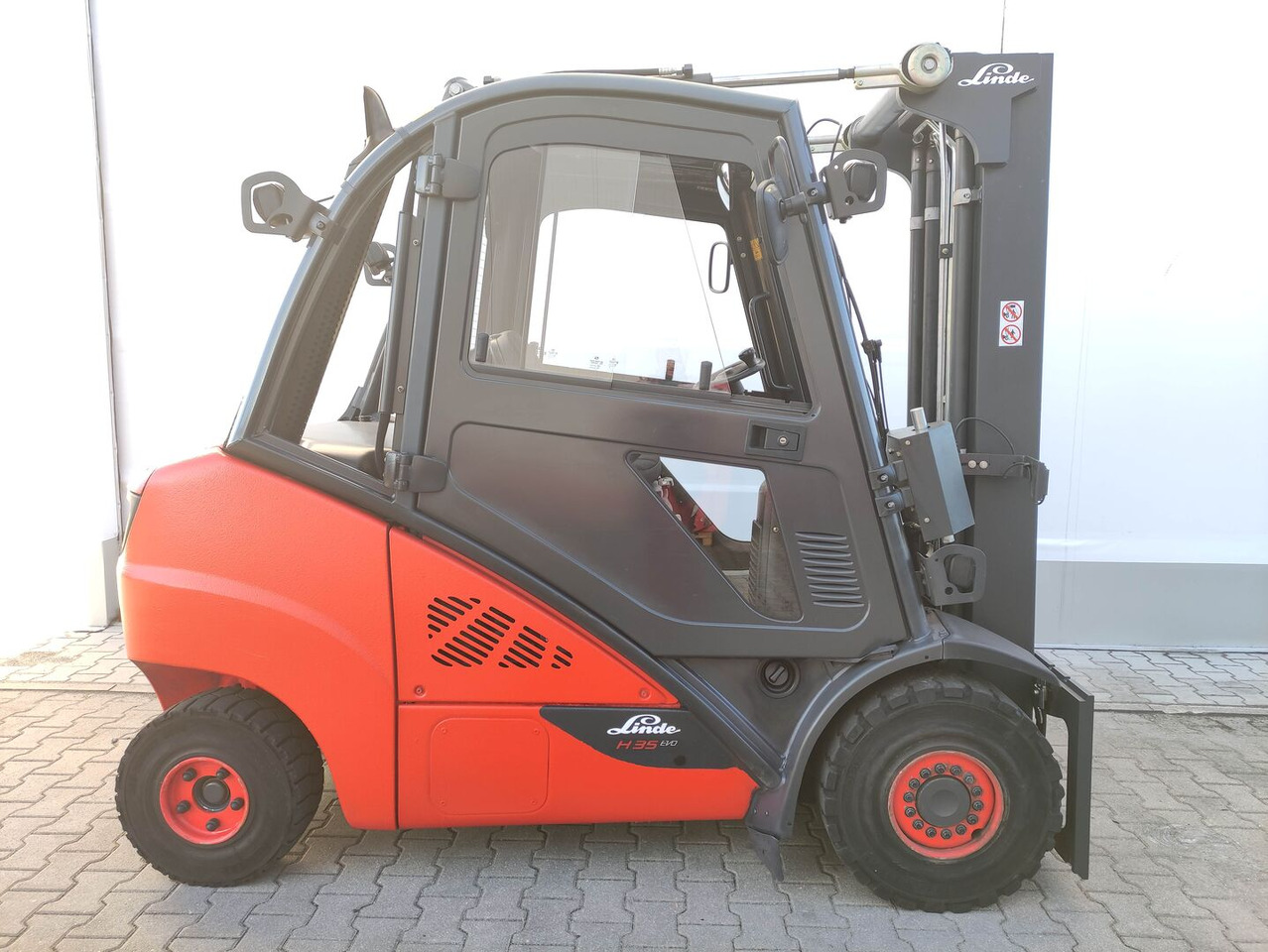Linde H35D-393-02 EVO / LACK NEU - Дизел вилушкар: слика 2 Linde H35D-393-02 EVO / LACK NEU - Дизел вилушкар: слика 2
