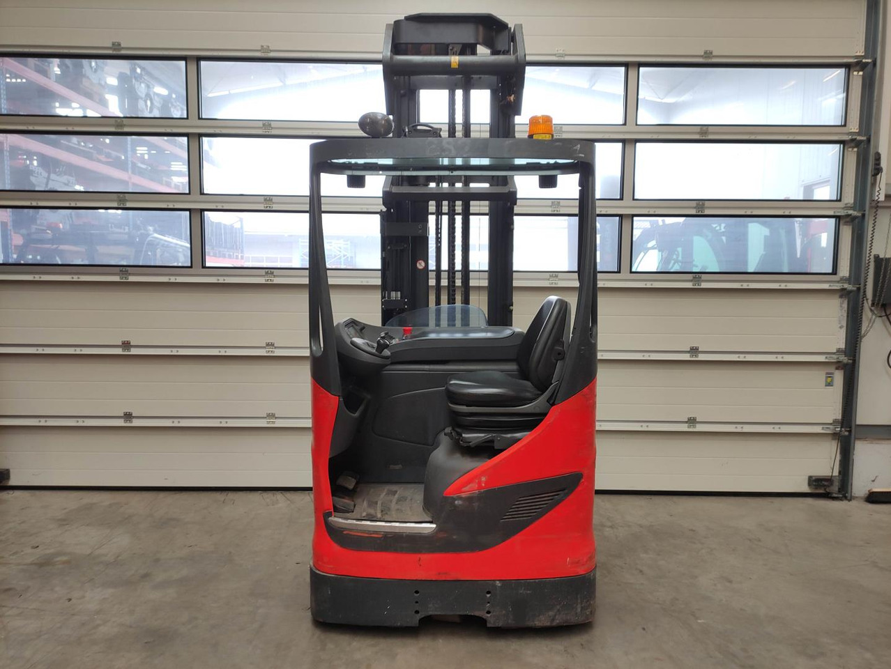 Linde R14-01-1120 - Вилушкар со подигнување: слика 4 Linde R14-01-1120 - Вилушкар со подигнување: слика 4