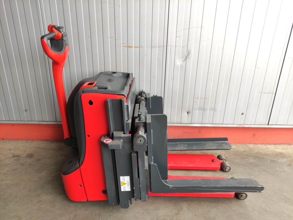 Linde T20 *Sonderbau-Batteriewechselwagen-388* - Сложувач: слика 2 Linde T20 *Sonderbau-Batteriewechselwagen-388* - Сложувач: слика 2