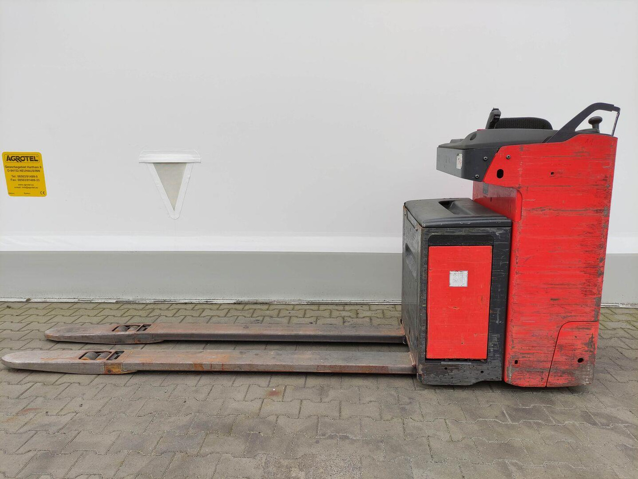 Linde T25R (mit Sitz) - Вилушкар за палети: слика 1 Linde T25R (mit Sitz) - Вилушкар за палети: слика 1