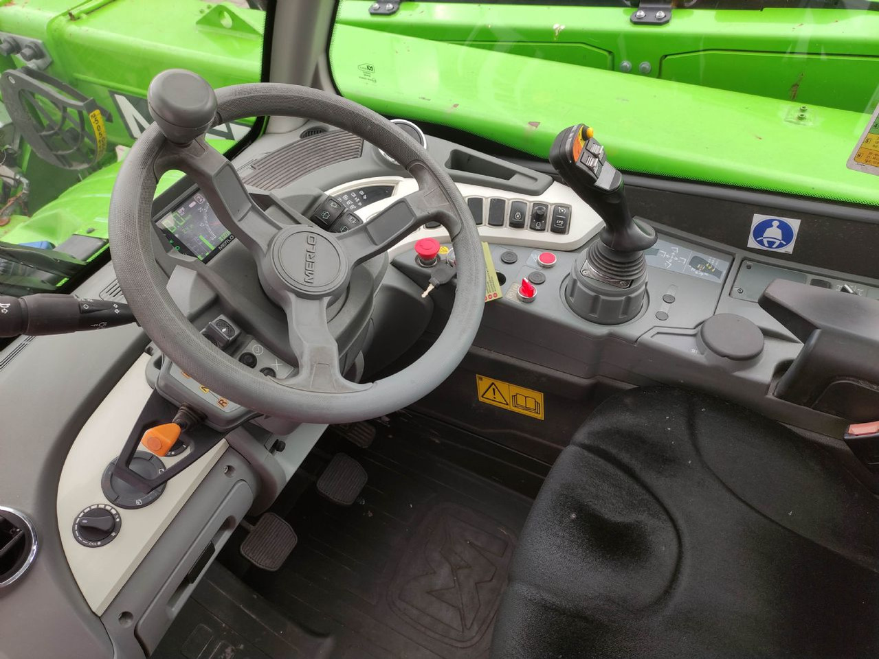 Merlo TF35.7-140 - 40 km/h - Телескопски ракувач: слика 5 Merlo TF35.7-140 - 40 km/h - Телескопски ракувач: слика 5