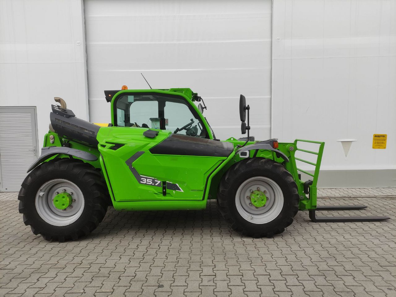 Merlo TF35.7-140 - 40 km/h - Телескопски ракувач: слика 2 Merlo TF35.7-140 - 40 km/h - Телескопски ракувач: слика 2