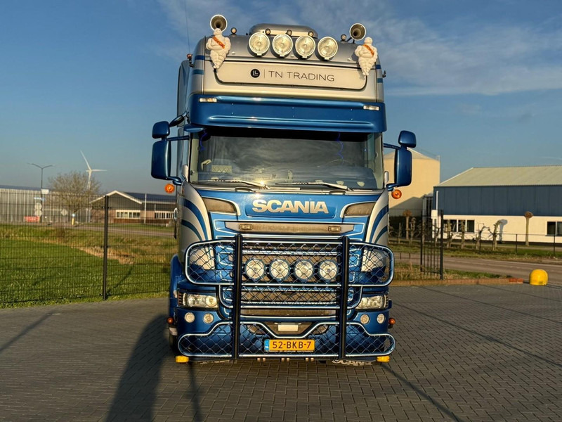 Scania R450 SHOW TRUCK, FULL AIR, SPECIAL INTERIOR, RETARDER, PTO. - Камион влекач: слика 2 Scania R450 SHOW TRUCK, FULL AIR, SPECIAL INTERIOR, RETARDER, PTO. - Камион влекач: слика 2