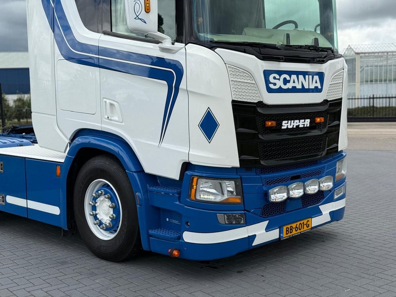 Scania R450 SHOW TRUCK, INTERIOR, STEERING, RETARDER, 570.000 KM. - Камион влекач: слика 5 Scania R450 SHOW TRUCK, INTERIOR, STEERING, RETARDER, 570.000 KM. - Камион влекач: слика 5