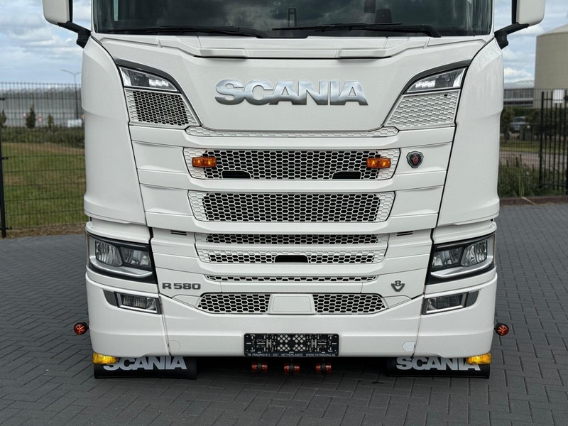 Scania R580 V8 NGS 3.15WB, RETARDER, VOLLUCHT, LEER, LED, KING OF THE ROAD. - Камион влекач: слика 4 Scania R580 V8 NGS 3.15WB, RETARDER, VOLLUCHT, LEER, LED, KING OF THE ROAD. - Камион влекач: слика 4