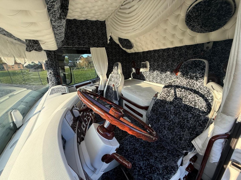 Камион влекач Scania R580 VOLLE SHOWTRUCK, VOLLUCHT, OPEN UITLAAT, INTERIEUR.: слика 19
