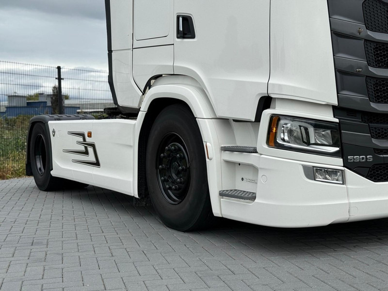 Scania S590 V8 NGS FULL AIR, PARK COOL, RETARDER, 2 TANKS. - Камион влекач: слика 2 Scania S590 V8 NGS FULL AIR, PARK COOL, RETARDER, 2 TANKS. - Камион влекач: слика 2
