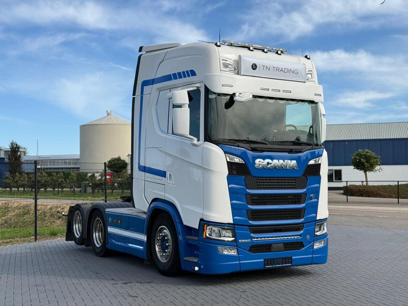 Scania S650 V8 NGS 2.95WB, PTO VOORBEREIDING, VOLLUCHT, KING OF THE ROAD, RETARDER, LEER. - Камион влекач: слика 1 Scania S650 V8 NGS 2.95WB, PTO VOORBEREIDING, VOLLUCHT, KING OF THE ROAD, RETARDER, LEER. - Камион влекач: слика 1