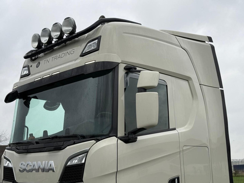 Scania S660 3.15WB, FULL AIR, RETARDER, LEATHER, KING OF THE ROAD, BULLBAR, - Камион влекач: слика 5 Scania S660 3.15WB, FULL AIR, RETARDER, LEATHER, KING OF THE ROAD, BULLBAR, - Камион влекач: слика 5