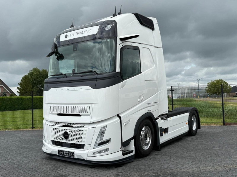 Volvo FH 13.460XL NEW, FULL AIR, ALCOA, HYDRAULIC, XL, FULL. - Камион влекач: слика 2 Volvo FH 13.460XL NEW, FULL AIR, ALCOA, HYDRAULIC, XL, FULL. - Камион влекач: слика 2