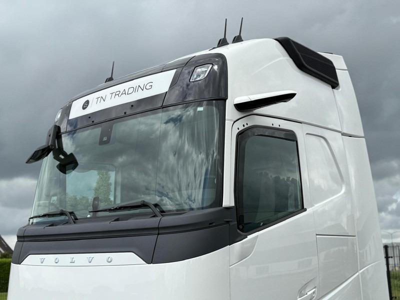 Volvo FH 13.460XL NEW, FULL AIR, ALCOA, HYDRAULIC, XL, FULL. - Камион влекач: слика 4 Volvo FH 13.460XL NEW, FULL AIR, ALCOA, HYDRAULIC, XL, FULL. - Камион влекач: слика 4