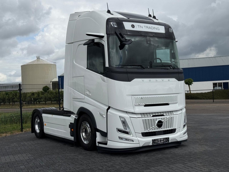 Volvo FH 13.460XL NEW, FULL AIR, ALCOA, HYDRAULIC, XL, FULL. - Камион влекач: слика 1 Volvo FH 13.460XL NEW, FULL AIR, ALCOA, HYDRAULIC, XL, FULL. - Камион влекач: слика 1