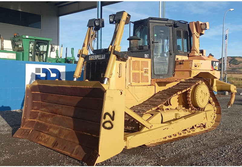 Caterpillar D6T - Булдожер: слика 2 Caterpillar D6T - Булдожер: слика 2