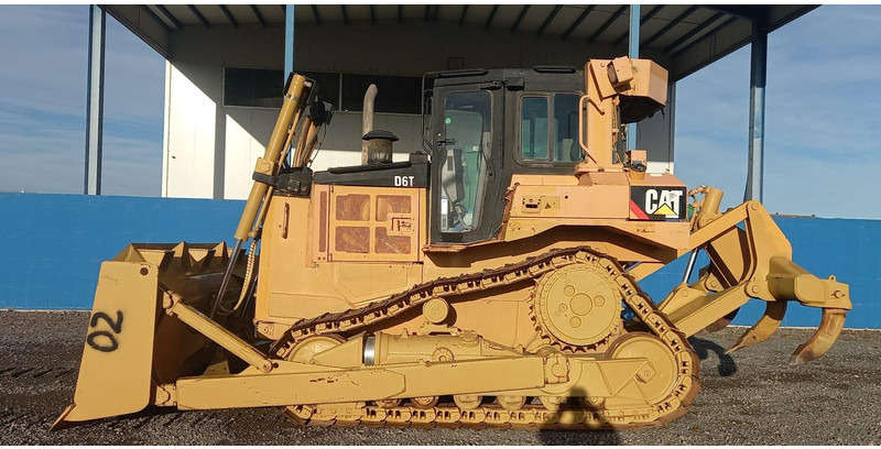 Caterpillar D6T - Булдожер: слика 1 Caterpillar D6T - Булдожер: слика 1