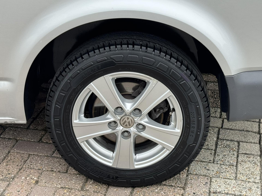 Volkswagen Transporter-2.0 TDI L2H3 Trekhaak Airco Navigatie Parrot Lat om Lat betimmering - Товарно комбе: слика 5 Volkswagen Transporter-2.0 TDI L2H3 Trekhaak Airco Navigatie Parrot Lat om Lat betimmering - Товарно комбе: слика 5