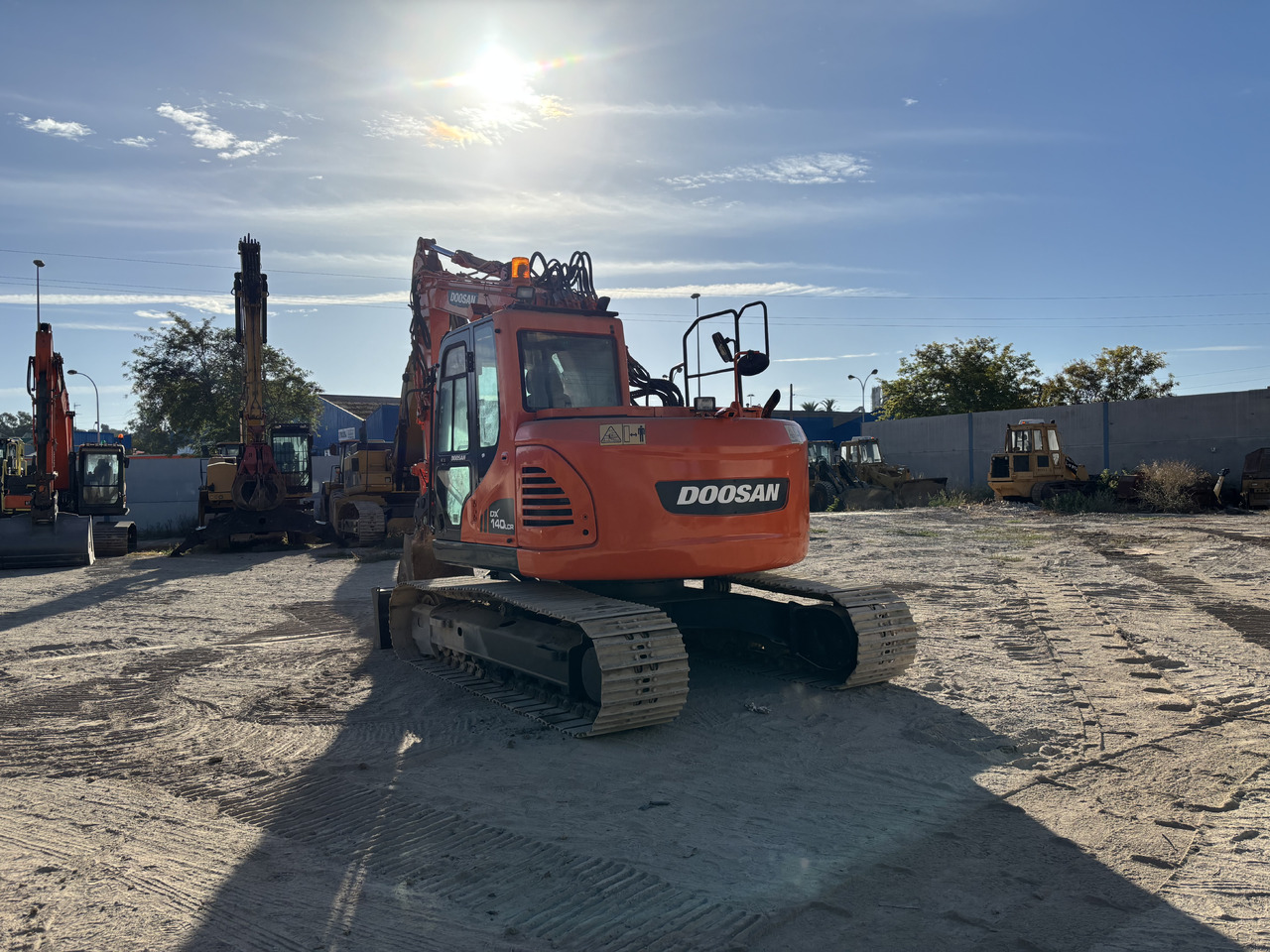 DOOSAN DX140-3 - Багер гасеничар: слика 3 DOOSAN DX140-3 - Багер гасеничар: слика 3