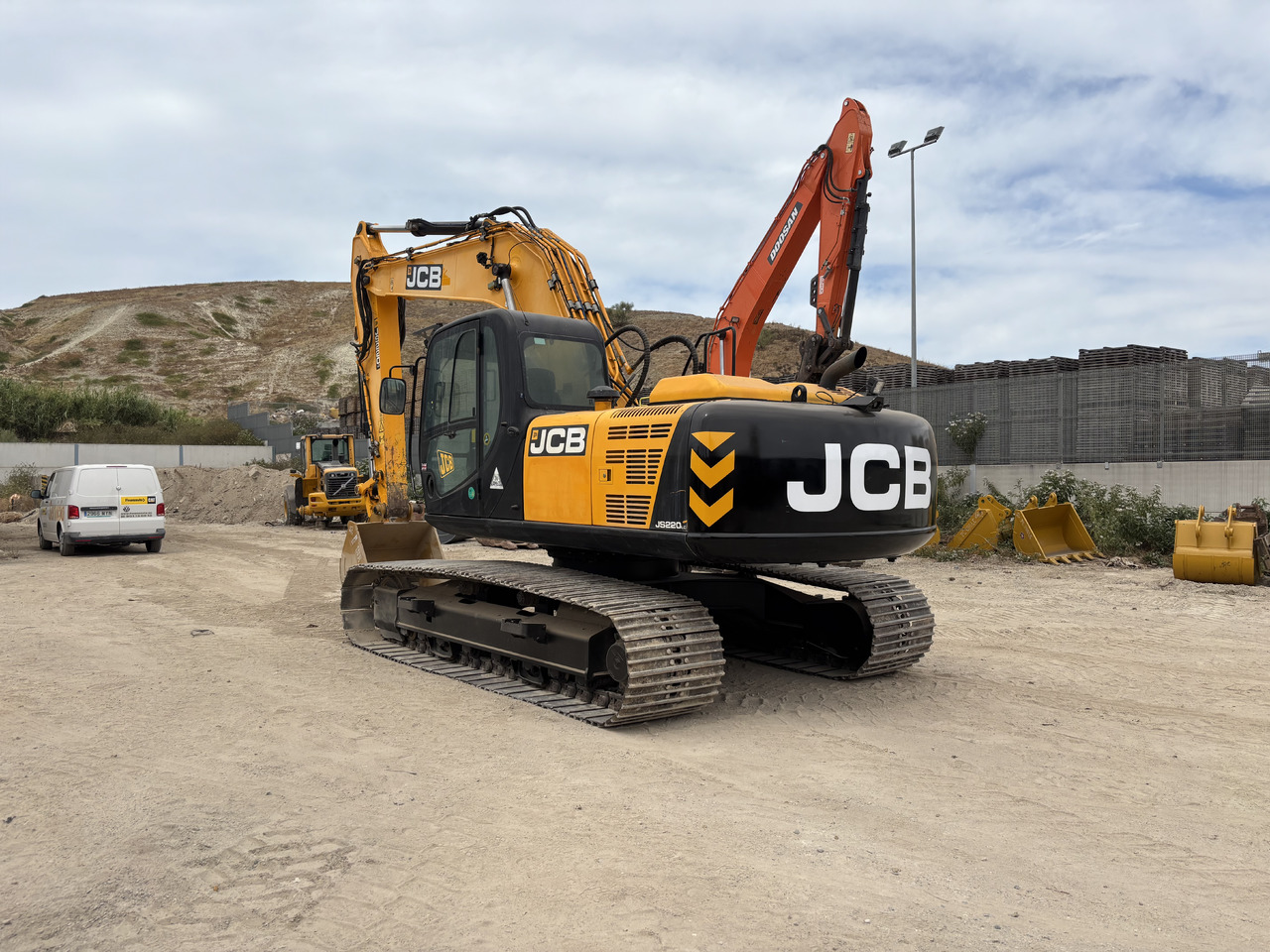 JCB JS220LC - Багер гасеничар: слика 3 JCB JS220LC - Багер гасеничар: слика 3