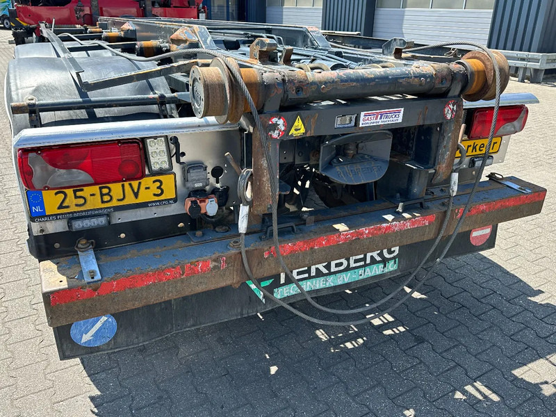 Камион со кабелски систем, Камион со кран Iveco Stralis 400 6x2 HMF 1720 K3 Kraan Met 24T HTS Kabel Systeem / Rotator / Euro 6: слика 6