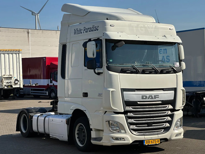 DAF XF 460 Space Cab-Mega-Hefschotel-2 Tank-Euro 6 - Камион влекач: слика 2 DAF XF 460 Space Cab-Mega-Hefschotel-2 Tank-Euro 6 - Камион влекач: слика 2