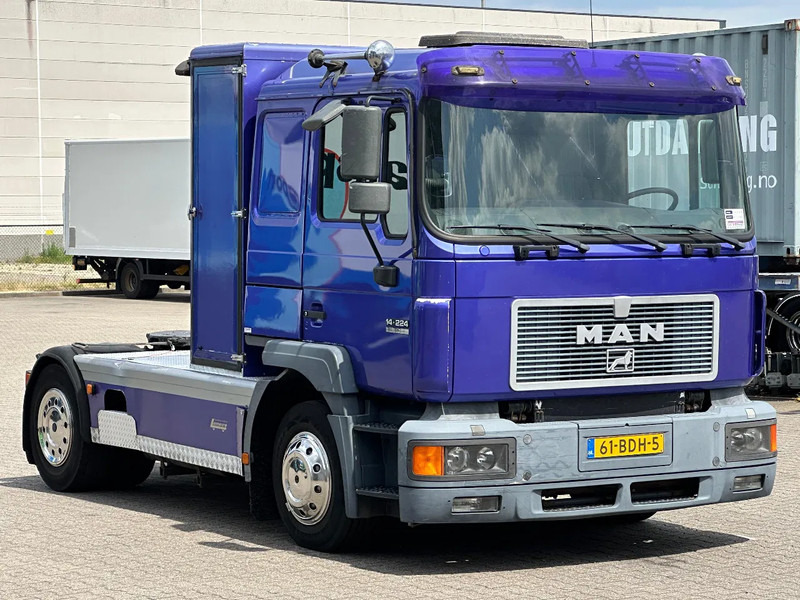 MAN 14.224 4x2 Euro 2 / 6 Cilinder / Manual / 290Tkm! - Камион влекач: слика 2 MAN 14.224 4x2 Euro 2 / 6 Cilinder / Manual / 290Tkm! - Камион влекач: слика 2