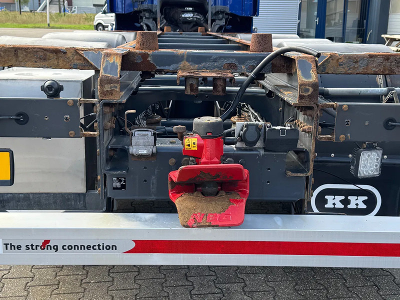 Scania R520 V8 8x4*4 Retarder / BDF / Full Air / Euro 6 - Транспортер на контејнер/ Камион со променливо тело: слика 5 Scania R520 V8 8x4*4 Retarder / BDF / Full Air / Euro 6 - Транспортер на контејнер/ Камион со променливо тело: слика 5