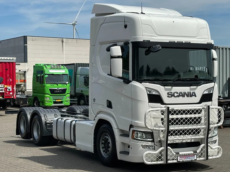 Scania R660 V8 6x4 Chassis with Lift-Axle / Retarder / Wb 4.75 / Full Air / 2 Tank - Камион со кабинска шасија: слика 2 Scania R660 V8 6x4 Chassis with Lift-Axle / Retarder / Wb 4.75 / Full Air / 2 Tank - Камион со кабинска шасија: слика 2