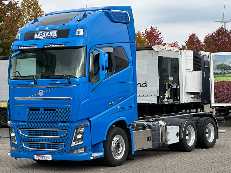 Volvo FH 16.750 6x4 Globe XL Chassis Retarder 3.90 Wb Full Air - Камион со кабинска шасија: слика 1 Volvo FH 16.750 6x4 Globe XL Chassis Retarder 3.90 Wb Full Air - Камион со кабинска шасија: слика 1