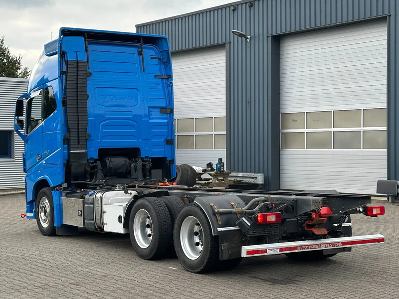 Volvo FH 16.750 6x4 Globe XL Chassis Retarder 3.90 Wb Full Air - Камион со кабинска шасија: слика 4 Volvo FH 16.750 6x4 Globe XL Chassis Retarder 3.90 Wb Full Air - Камион со кабинска шасија: слика 4
