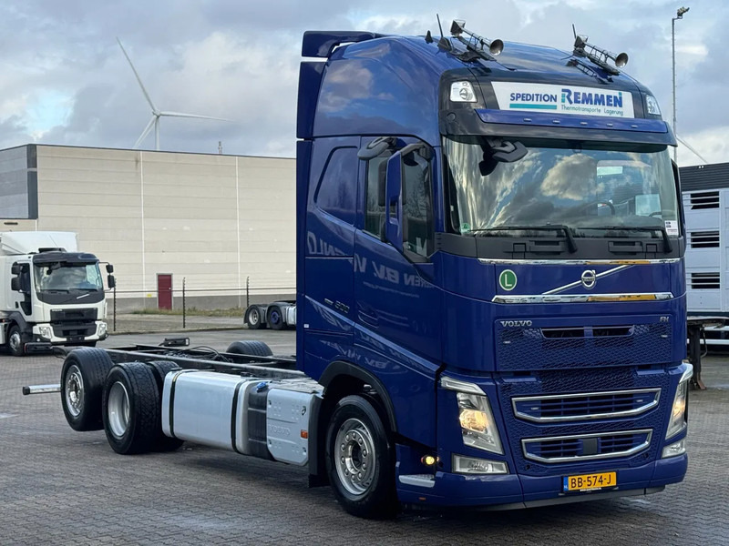 Volvo FH 460 6x2 Globetrotter XL WB 4.90mtr - Камион со кабинска шасија: слика 2 Volvo FH 460 6x2 Globetrotter XL WB 4.90mtr - Камион со кабинска шасија: слика 2