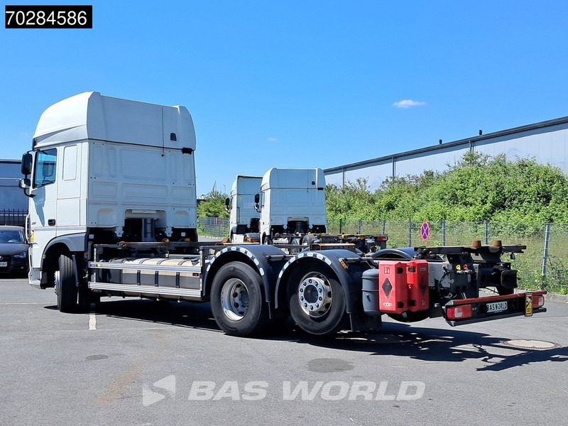 DAF XF 450 6X2 SSC Retarder 2x Tanks Liftachse Standklima LED ACC - Транспортер на контејнер/ Камион со променливо тело: слика 2 DAF XF 450 6X2 SSC Retarder 2x Tanks Liftachse Standklima LED ACC - Транспортер на контејнер/ Камион со променливо тело: слика 2